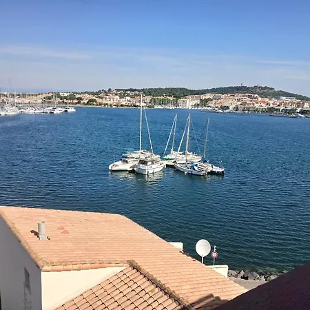 Larche De Noe Vue Sur Port Agde